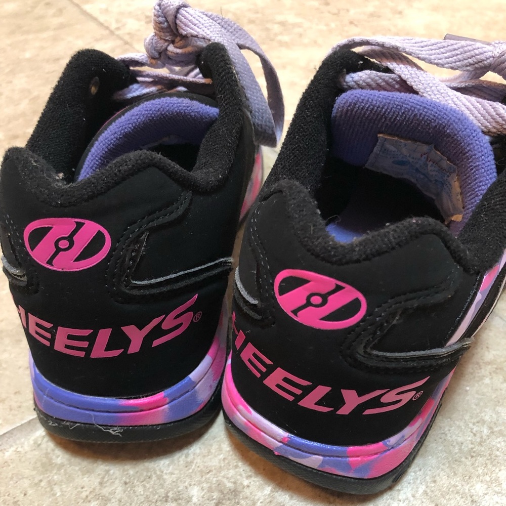 Girls sneakers